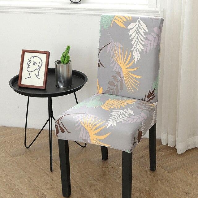 Grå Stolebetræk Med Flerfarvede Mønstre